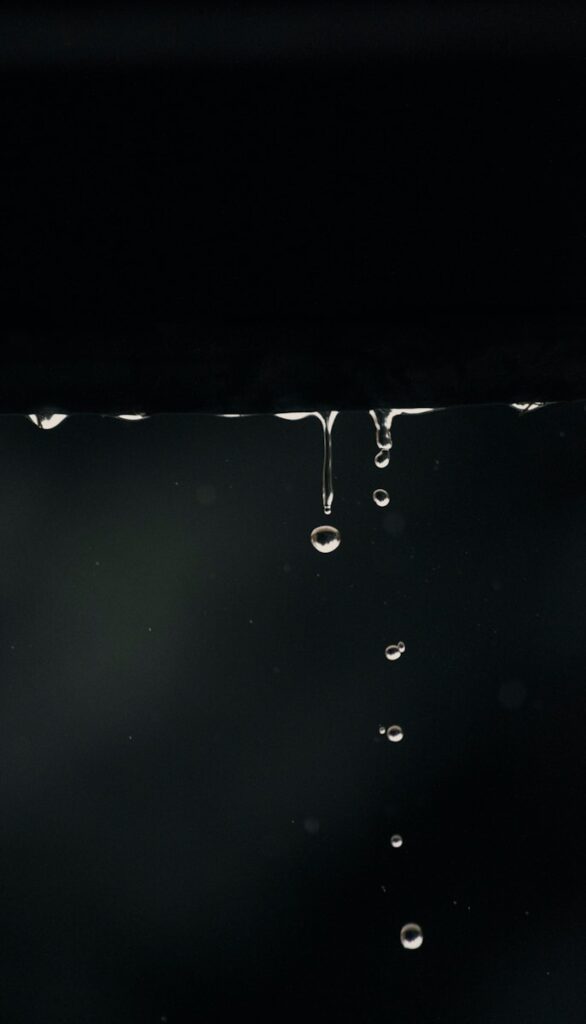 silhouette of droplets صور سودا