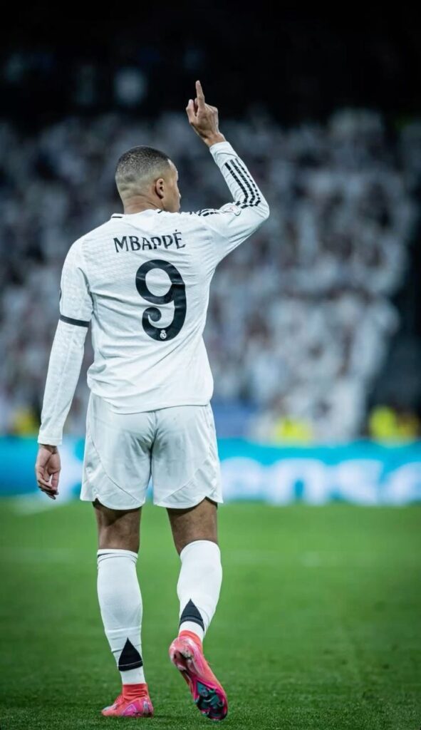 Mbappe real madrid golden boot award 4k الحذاء الرذهبي