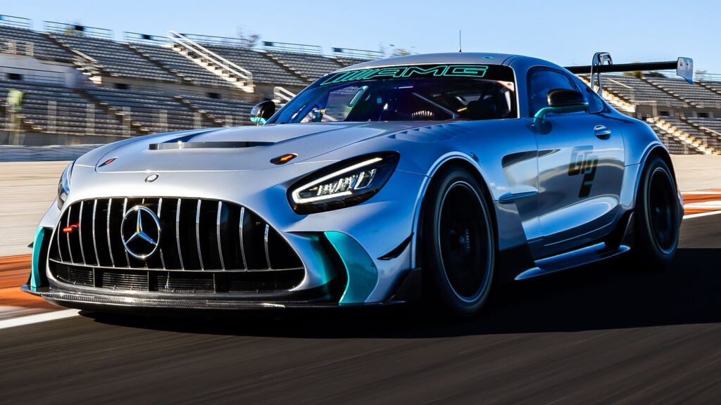 مرسيدسAMG GT2  سبورت في سباق السيارات 